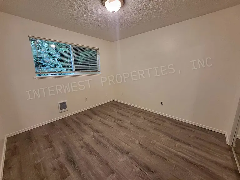 4700 Falls View Ave — Photo 18