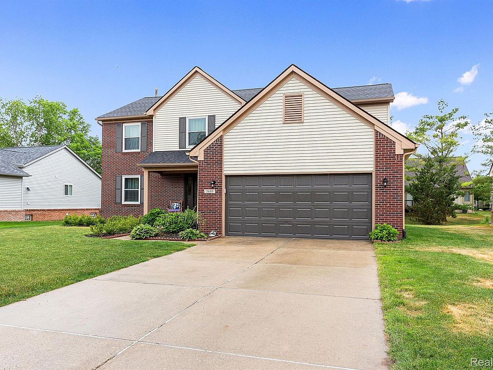 1st image of 2693 Blue Heron Ln