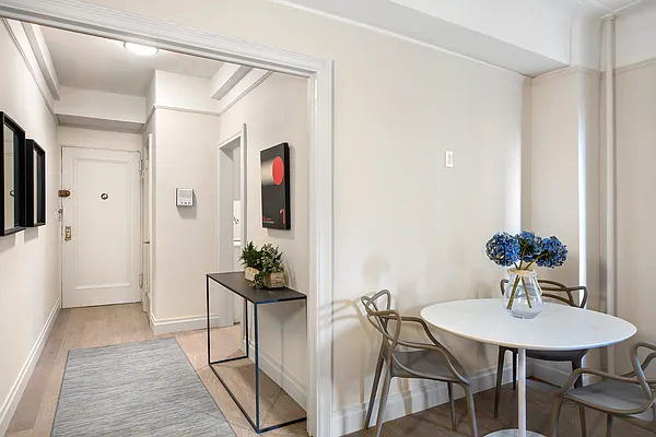 Sold by Warburg | media 4