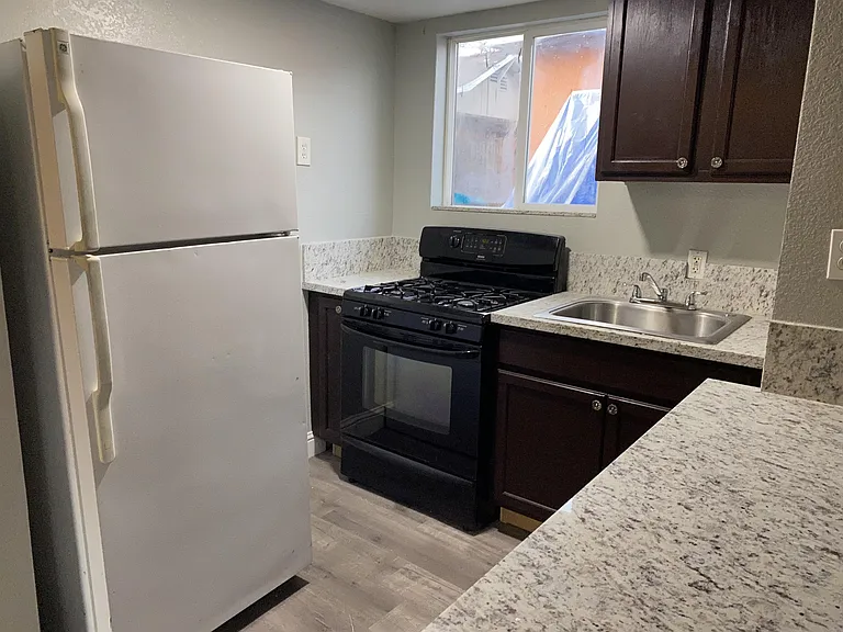 117 Spruce St #B — Photo 16