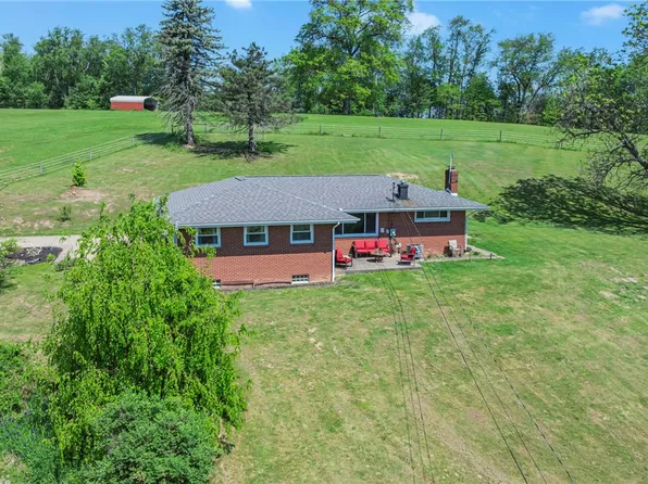 383 Ridgemont Dr, Midland, PA 15059
