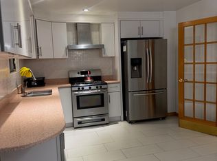 400 121st St, College Pt, NY