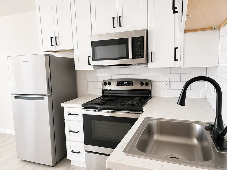 Malone Apartments — Photo 8