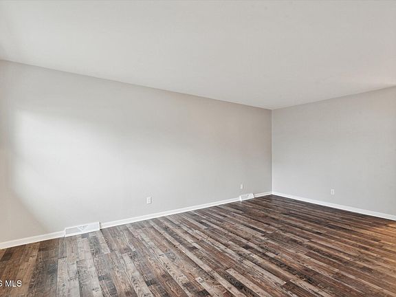 3rd image of 5834 Curson Dr