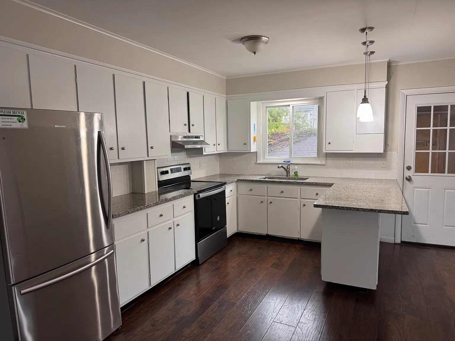 2 bed, 1.5 bath, $1,950 — Photo 3