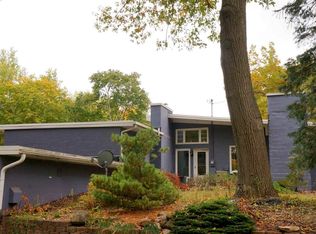 2934 Robinson Rd, Jackson, MI 49203