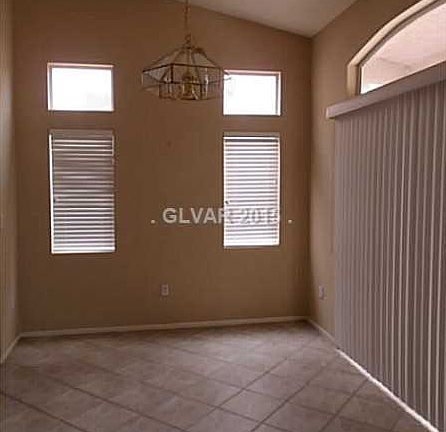 5th image of 9728 Glittering Star Ave