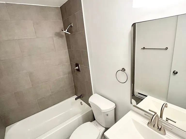 451 Frizzell Ave #D — Photo 30