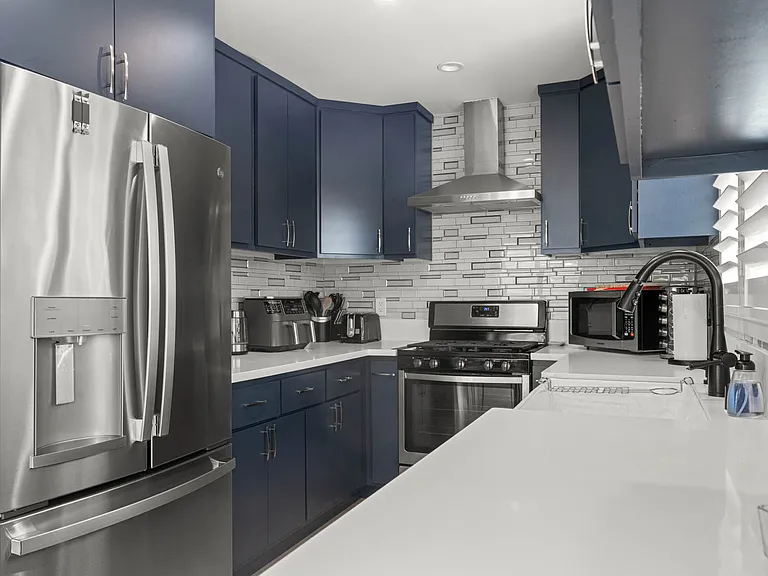 13730 Community St — Photo 54