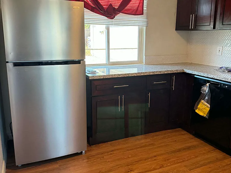 908 N J St — Photo 3