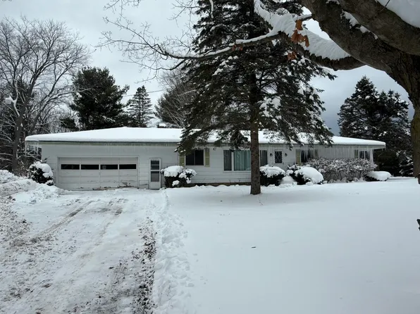 2404 W Arthur Rd, New Era, MI 49446