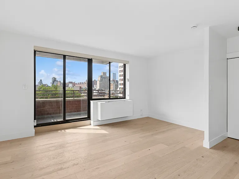181 7th Ave #8A — Photo 5