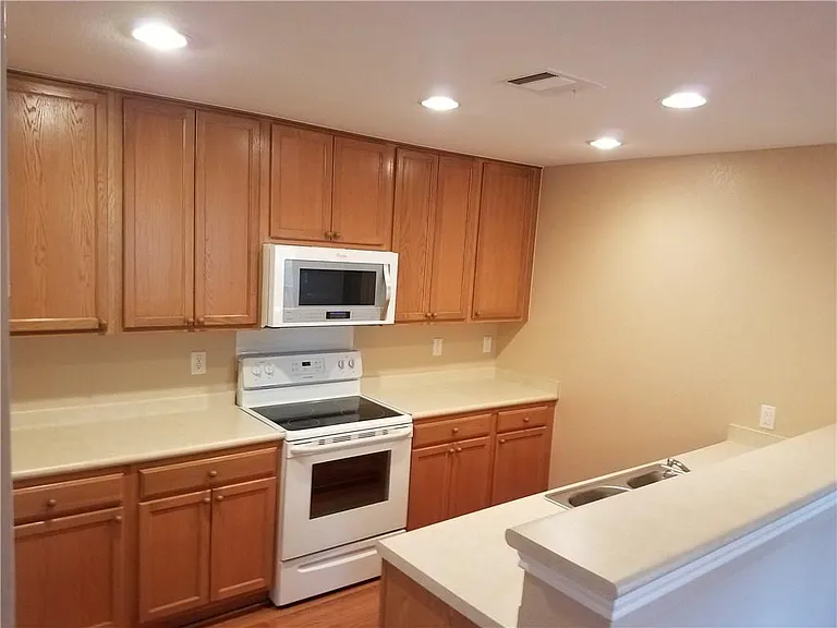 273 Tower Dr — Photo 5