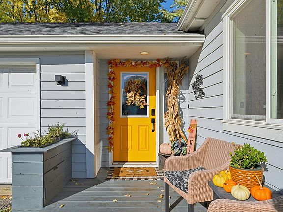 4th image of 5527 Sunset Cir