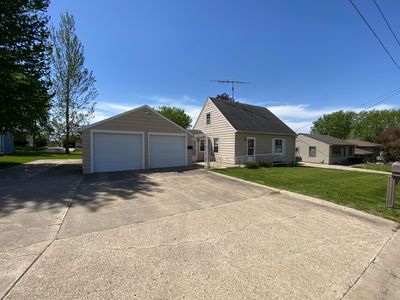 2021 Tower Rd, Albert Lea, MN, 56007