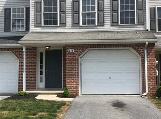 335 Crosswinds Dr, Lititz, PA 17543