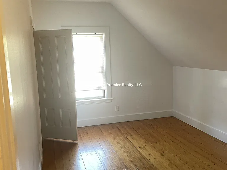 32 Healey St #3 — Photo 5