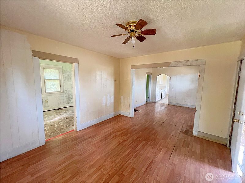 3rd image of 1102 Jefferson Avenue