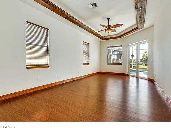 5th image of 432 SE 16th Ter