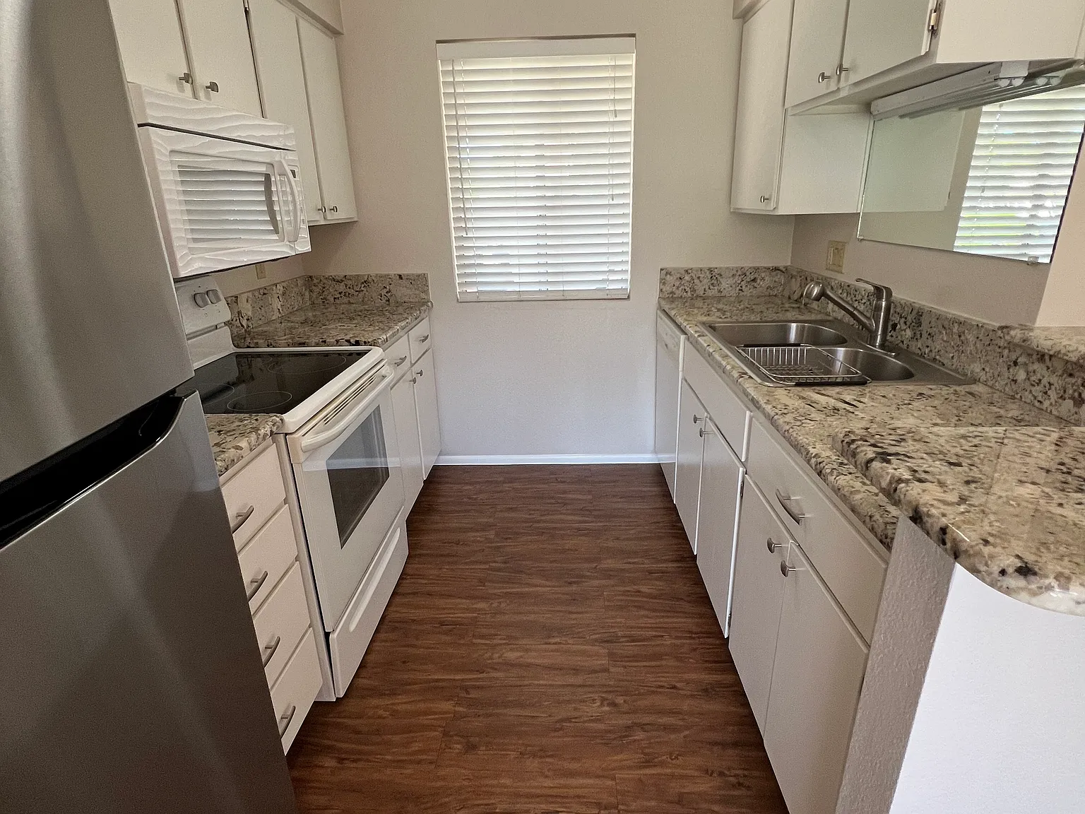 3175 Shoshone Dr — Photo 3