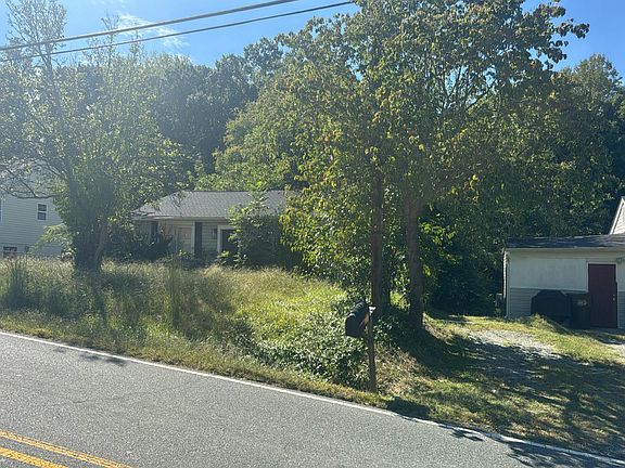 2nd image of 715 Baker Rd