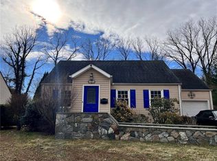 105 Randolph Rd, White Plains, NY 10607