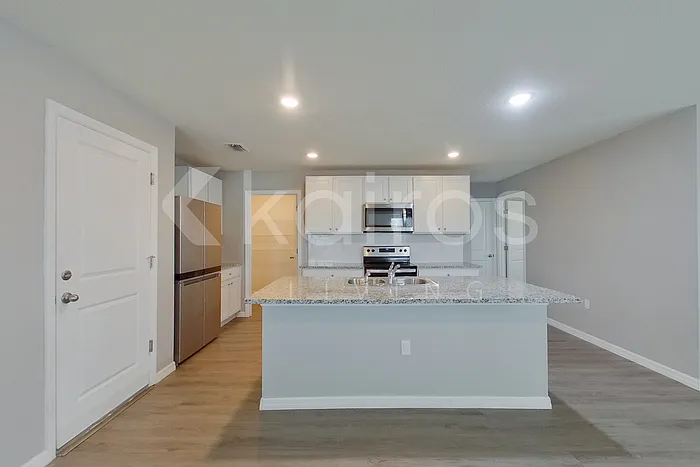 8584 SW 43rd Ter — Photo 5