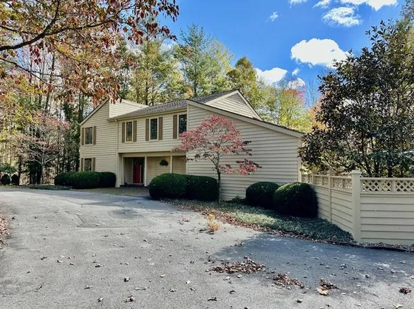 506 Old Farm Rd, Daniels, WV 25832