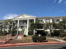 300 Cagney Ln