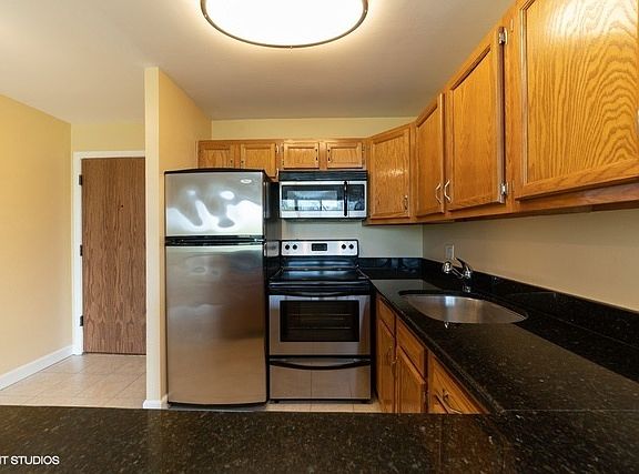 4th image of 5800 Oakwood Dr Unit 3F
