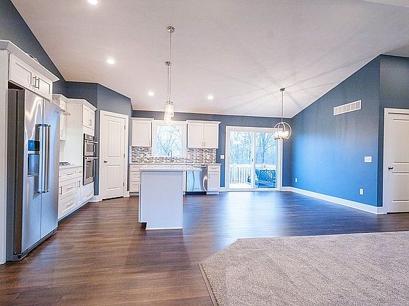 2nd image of 3184 Doral Dr