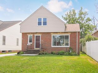 6911 Farnsworth Dr, Parma, OH 44129