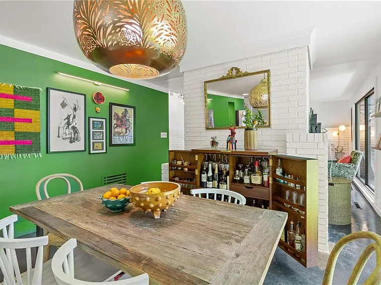 3252 W Roxboro Rd NE — Photo 12