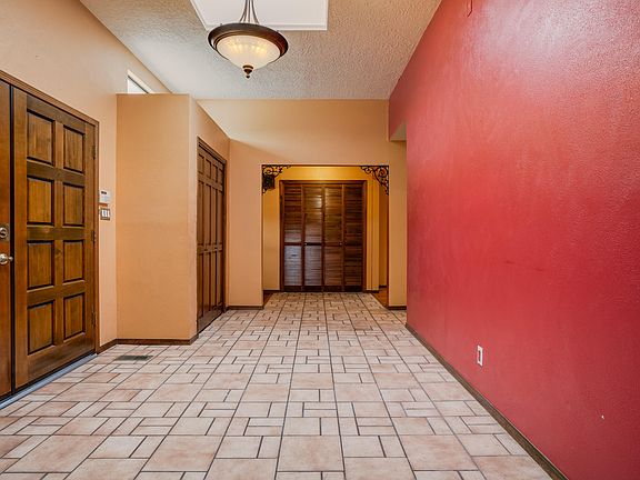 5th image of 9005 Caminito Dr NE