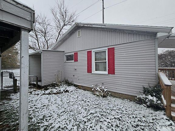 4th image of 2221 S Acorn Ave