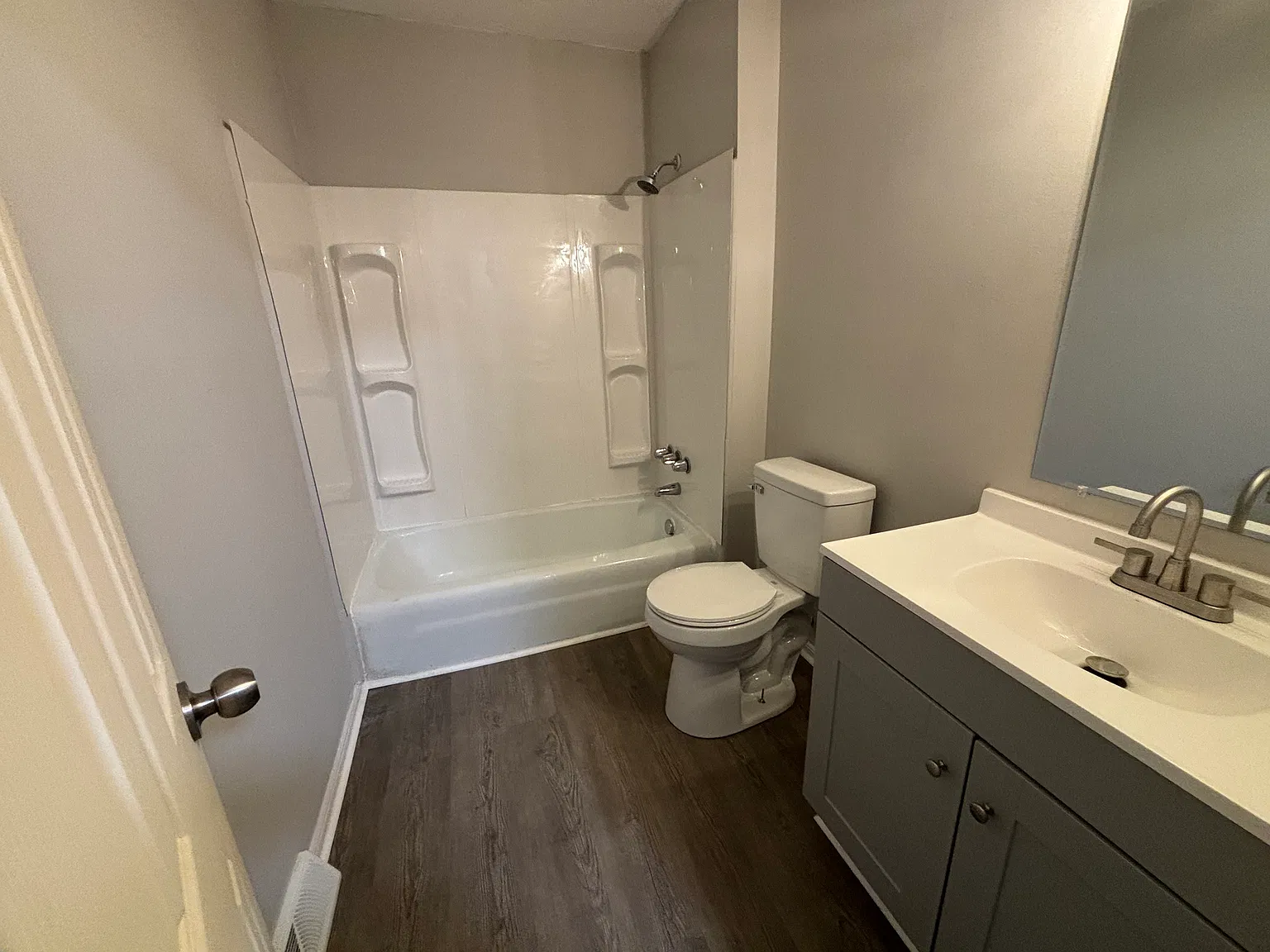 2 bed, 1.5 bath, 950 sqft, $1,025 — Photo 4