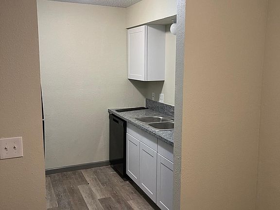 2nd image of 3620 Verde Dr #104