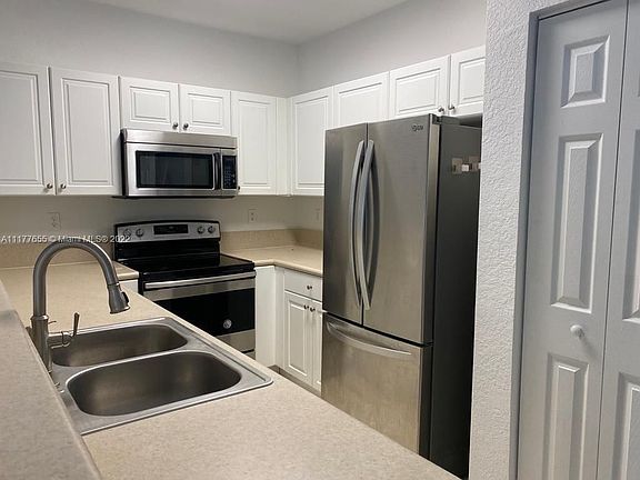 5th image of 1030 NE 42nd Ave #1030