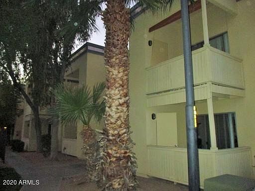 3rd image of 740 W Elm St Unit 226