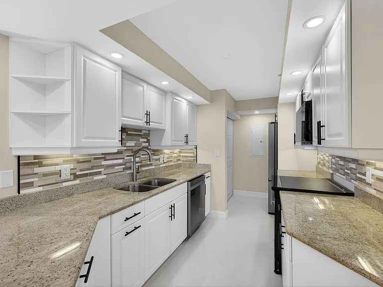 3000 N Ocean Dr #2F — Photo 12