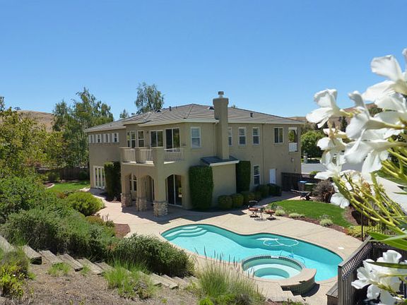 3rd image of 5819 Avigon Ct
