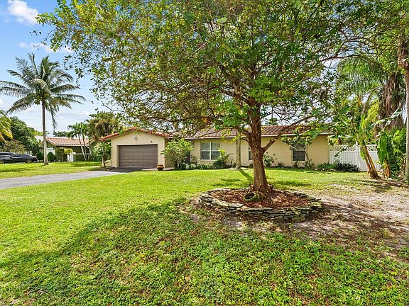 2nd image of 4114 NW 78th Way