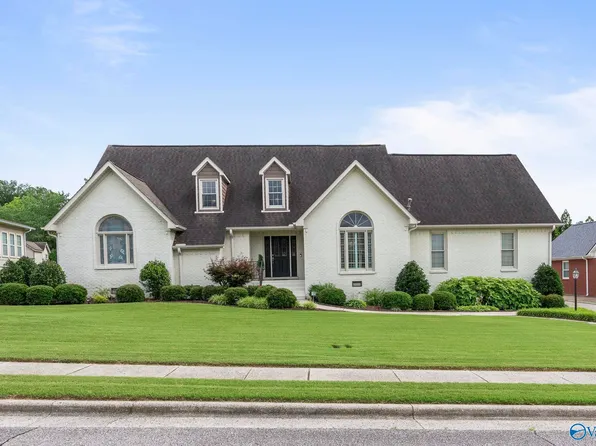1304 Old Carriage Ln SE, Huntsville, AL 35802