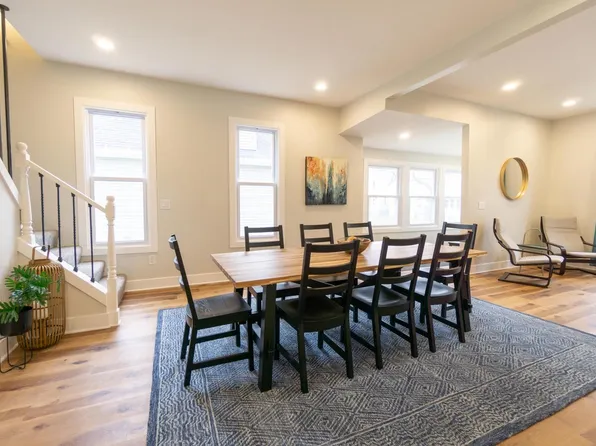 326 East Clarence STREET, Milwaukee, WI 53207