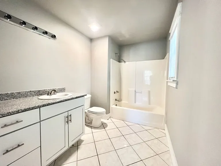140 Hickory Loop Dr — Photo 17