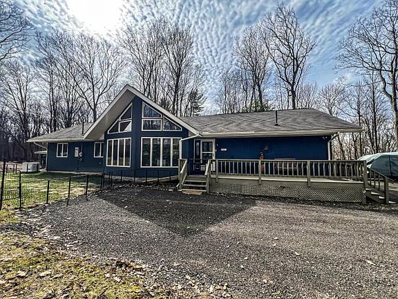 2nd image of 554 Carr Ln