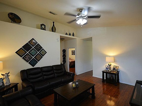 3rd image of 10006 Berrybriar Ln