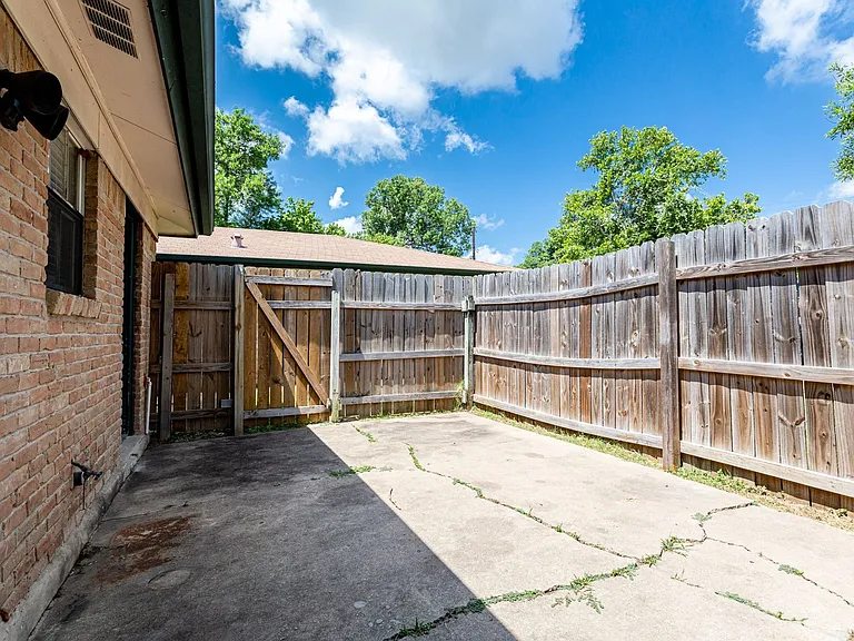 3004 Pecan Springs Rd #B — Photo 3