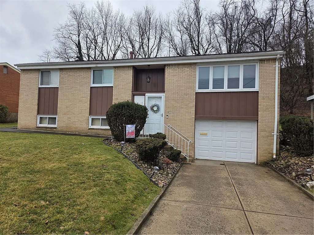 339 Laurie Dr photo 1