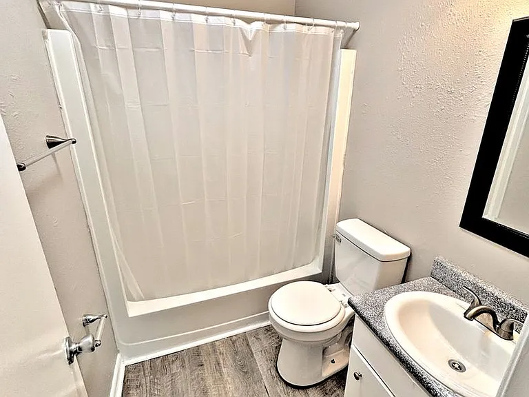 Avalon Cove Townhomes — Photo 22
